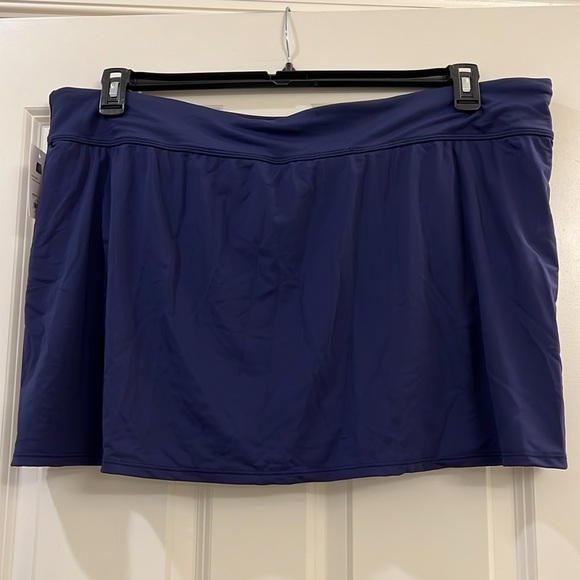 Croft & Barrow ladies swim skirt - Picture 3 of 4